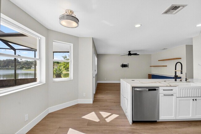 Building Photo - 7306 Spinnaker Bay Dr