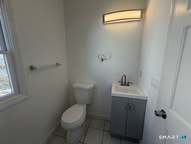 Building Photo - 30 Dora St