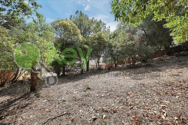 Building Photo - 3556 Mesa Verdes Dr