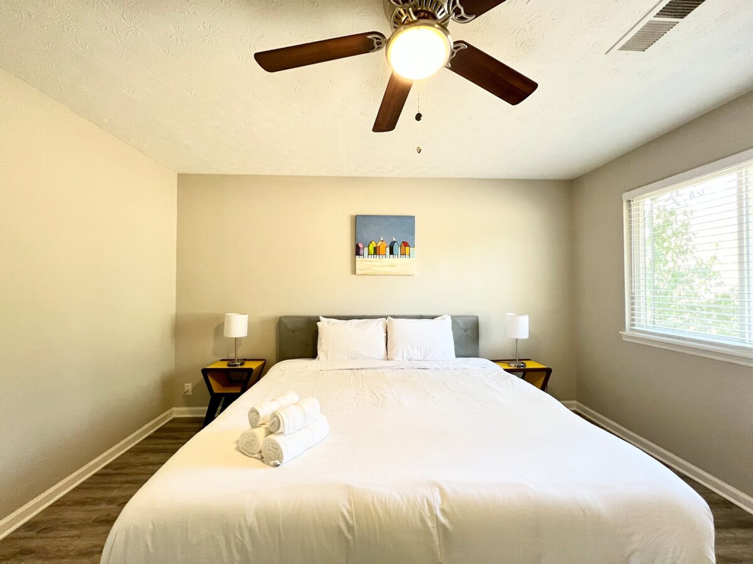 Building Photo - 1342 Country Downs Dr