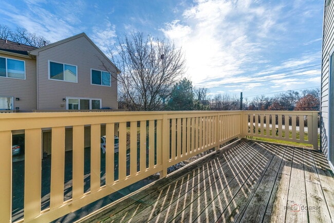 Building Photo - 18599 W Sterling Ct