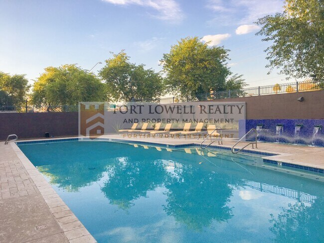 Building Photo - Modern Desert Living in the Heart of Downtown with PRIVATE GARAGE!!