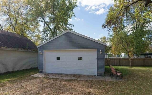 Building Photo - 906 Point Pleasant Rd