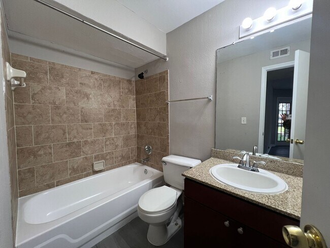 Building Photo - Great Apartment for rent!