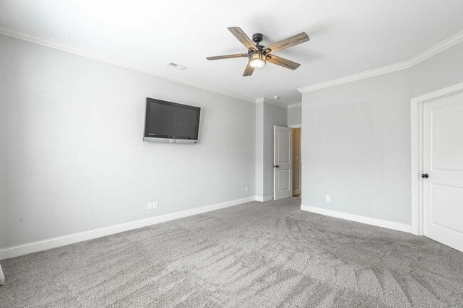 Building Photo - 5038 Shelterwood Dr NE