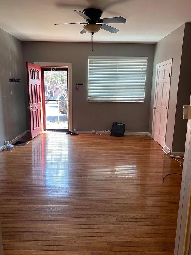 Building Photo - Charming 2BR South Side Home | Updated Kitchen w/ Dishwasher | Prime Pittsburgh Location