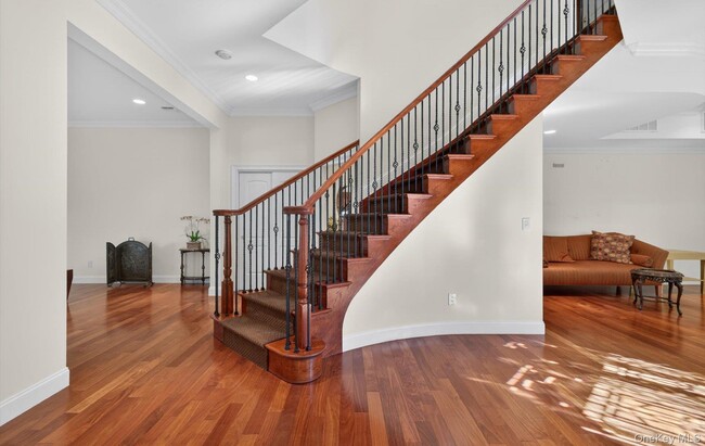 Building Photo - 702 Equestrian Way