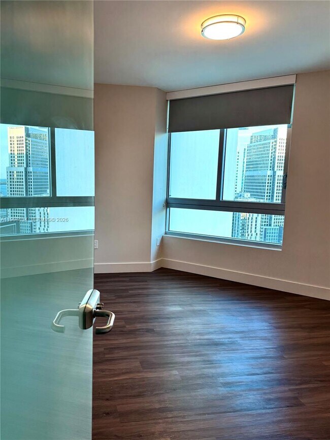 Building Photo - 350 S Miami Ave