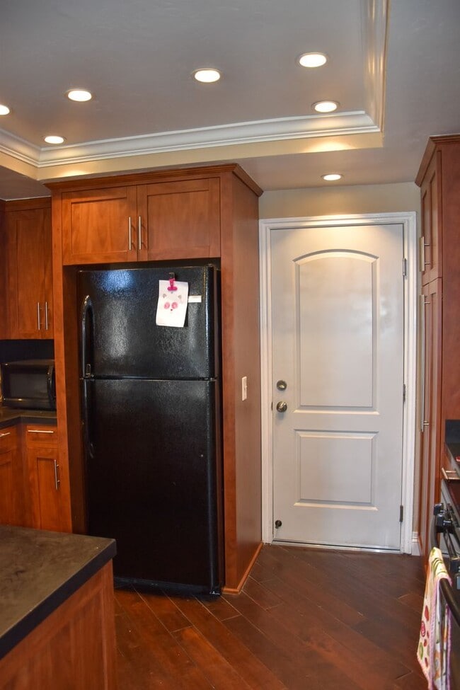 Building Photo - Steps to Chapman University