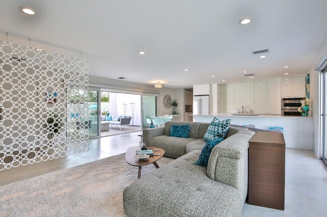 Building Photo - 47956 Silver Spur Trail