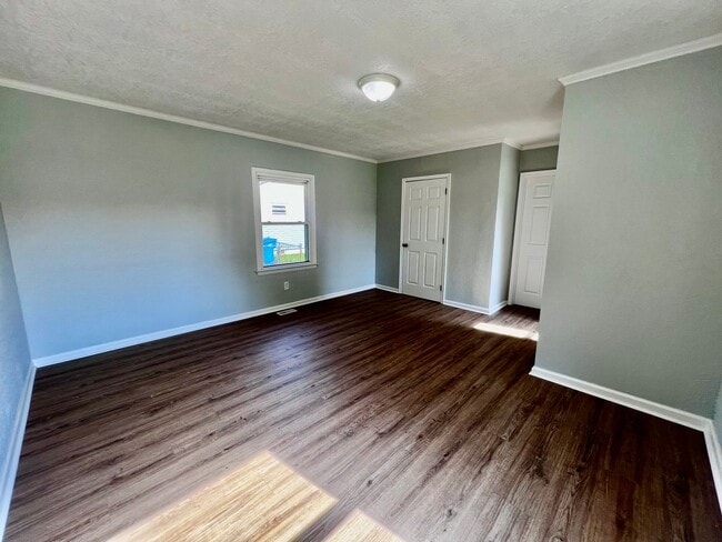 Building Photo - MOVE IN INCENTIVE: $500 FIRST FULL MONTHS ...