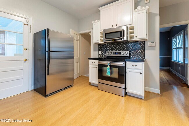 Building Photo - 505 Oxford Pl