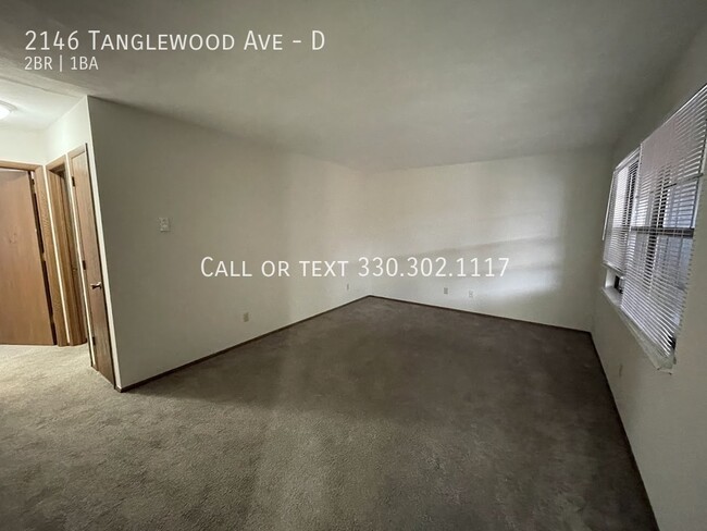 Building Photo - Two bedroom one bathroom second level apar...