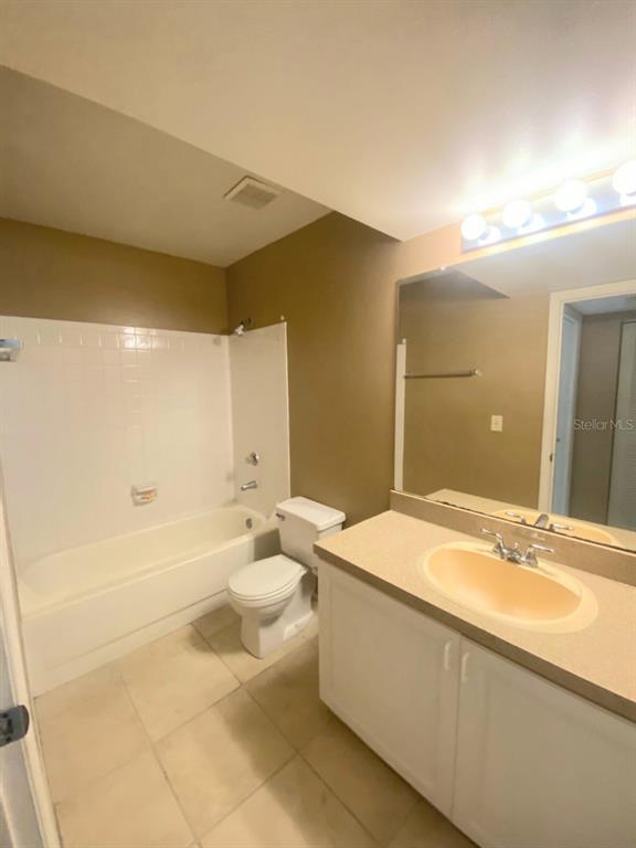 Building Photo - 10020 Strafford Oak Ct