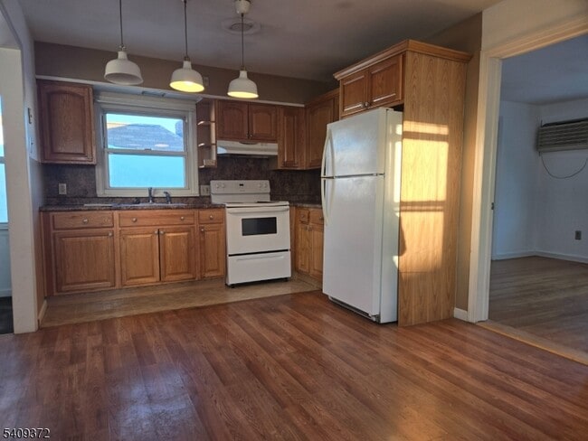 Building Photo - 75 Newby Ave