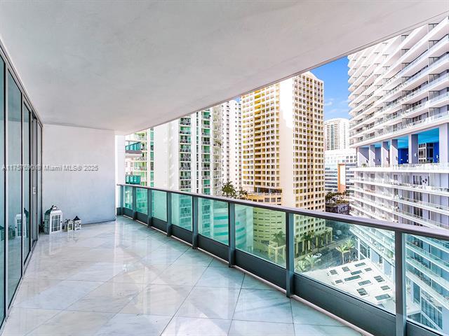 Building Photo - 1331 Brickell Bay Dr