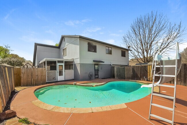 Building Photo - Spacious 4-Bedroom Lewisville Home