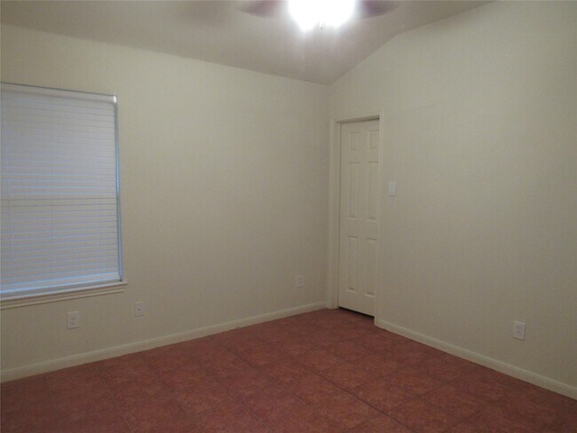 Building Photo - 2611 Colony Haven Cir