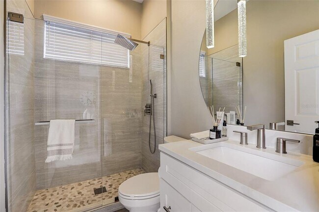 Building Photo - 23338 Dinhurst Ct