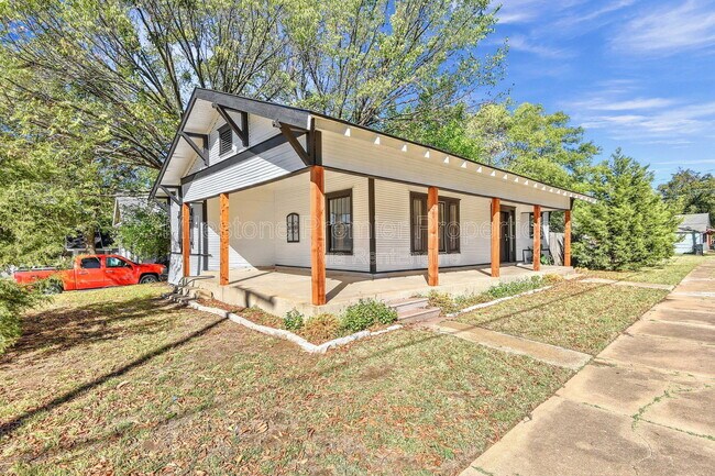 Building Photo - 1115 S Rusk Ave