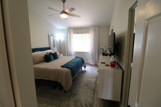 Building Photo - 6848 Brook Hollow Rd