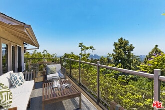 Building Photo - 9354 Claircrest Dr