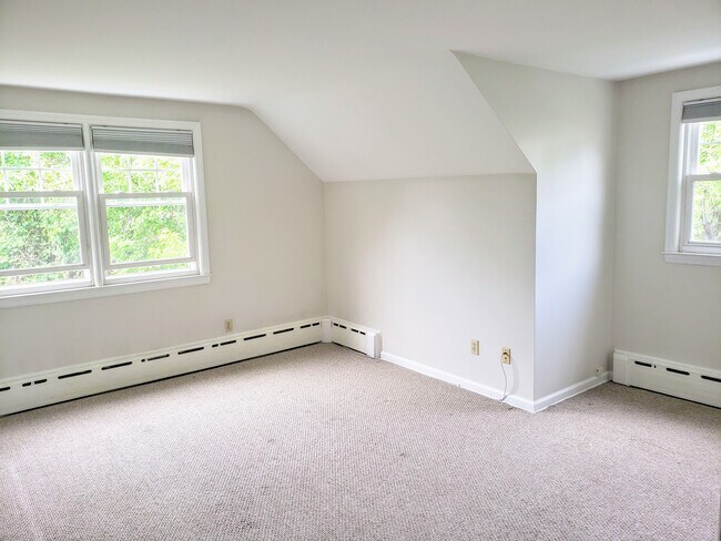 Building Photo - 312 Anita Ln