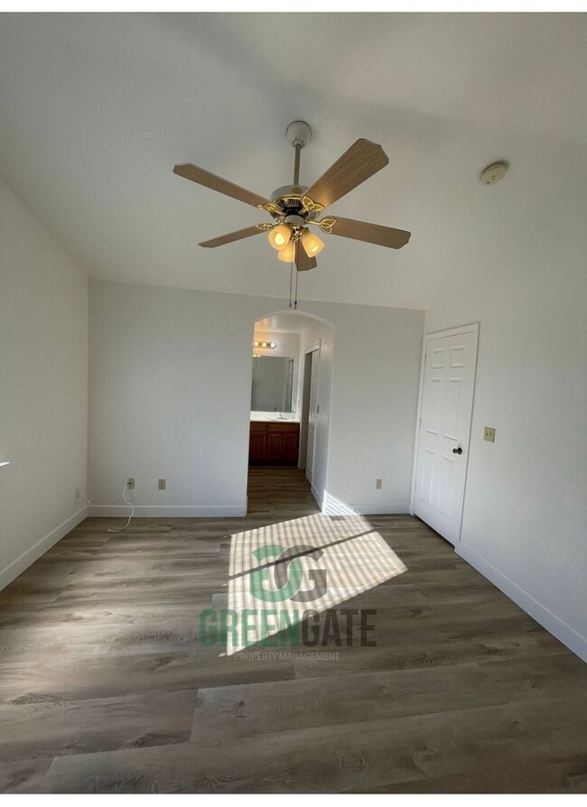 Building Photo - Beautiful 4 Bedroom 2.5 Bath in Ceres AVAI...