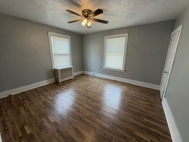 Building Photo - 256 Mabrick Ave