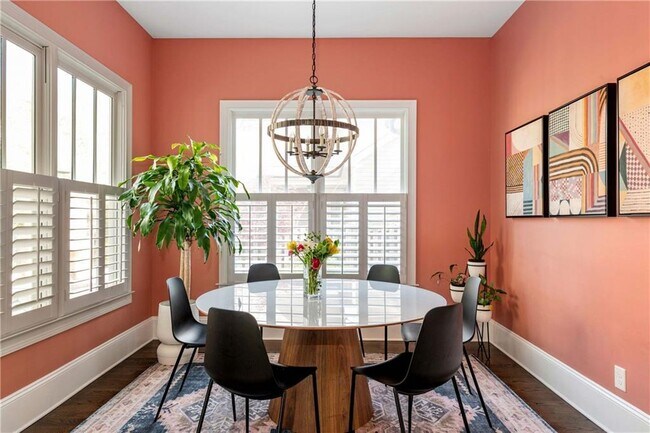 Building Photo - 582 St Charles Ave NE