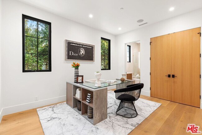 Building Photo - 2565 Patricia Ave