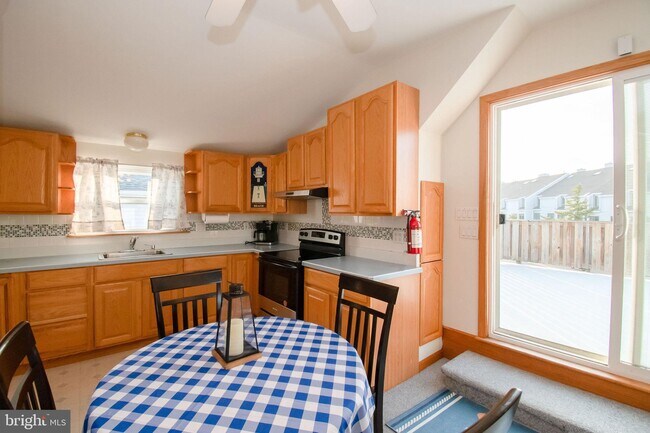 Building Photo - 100 Sheridan Square