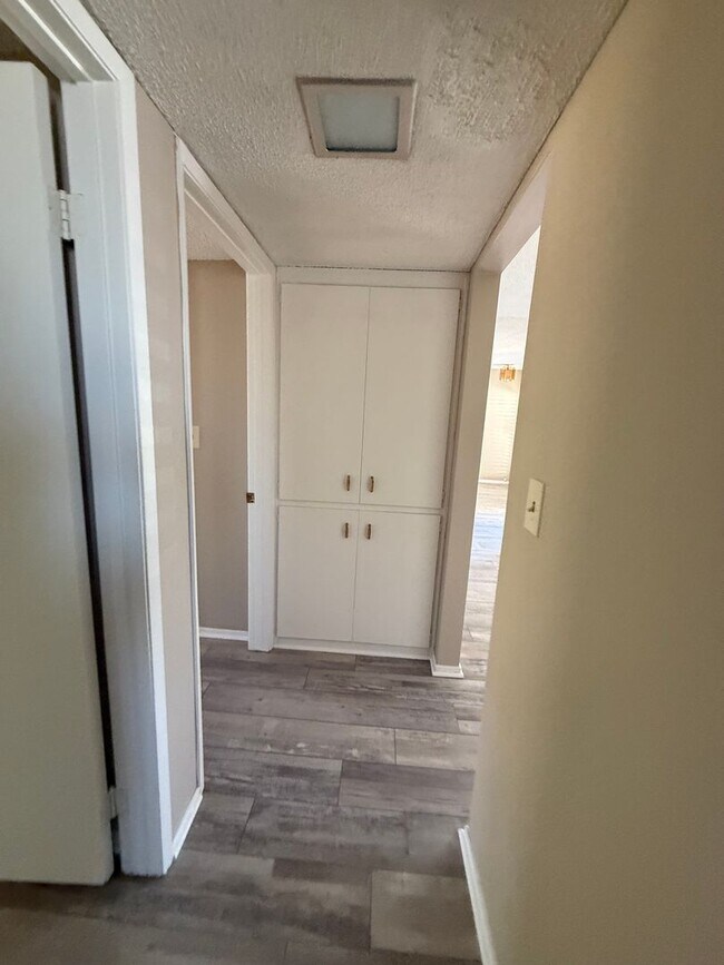 Building Photo - Victorville Green Tree Home- Refurbished 4 Bedrooms, 2 Bathrooms, New Paint,