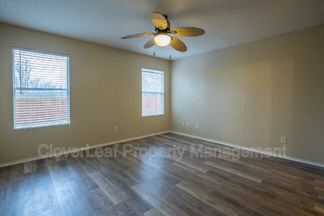 Building Photo - 8907 Laguna Falls