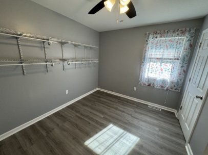 Building Photo - 4 Bedroom home on 2 Acres in West Union