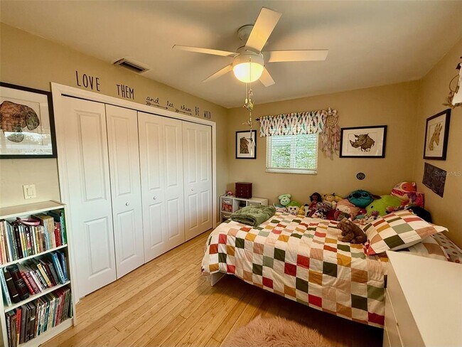 Building Photo - 2720 Goldenrod St