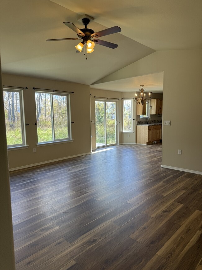 Building Photo - 1165 Sun School Cir