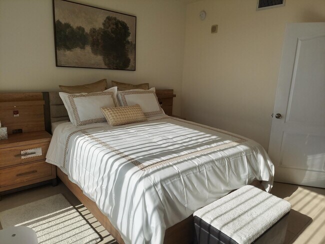 Building Photo - 100 N Federal Hwy