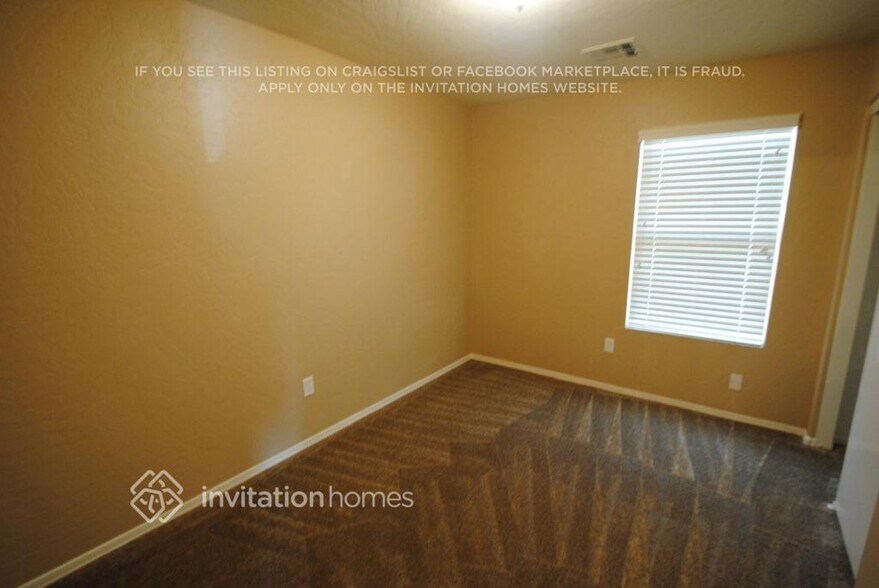 Building Photo - 13442 W Rose Ln