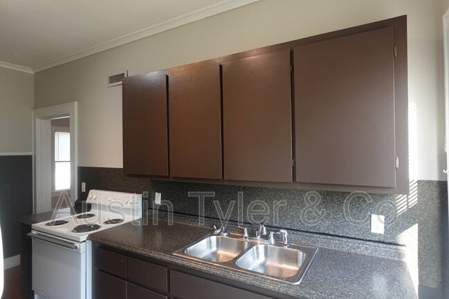 Building Photo - 4326 Wilton St