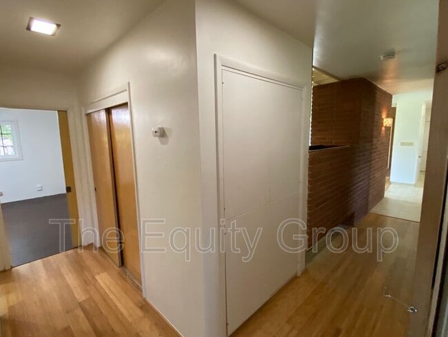 Building Photo - 1434 W Feemster Ave