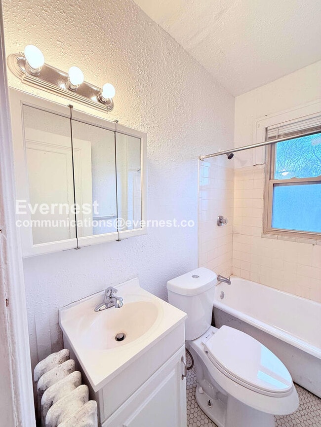 Building Photo - 13909 Hartwell St