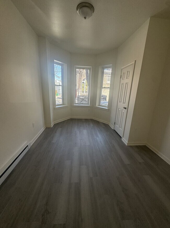 Building Photo - 222 N 12th St