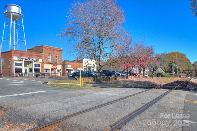 Building Photo - 205 N Church St