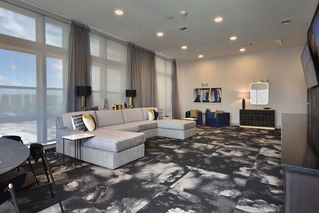 Building Photo - 3636 W Dallas St