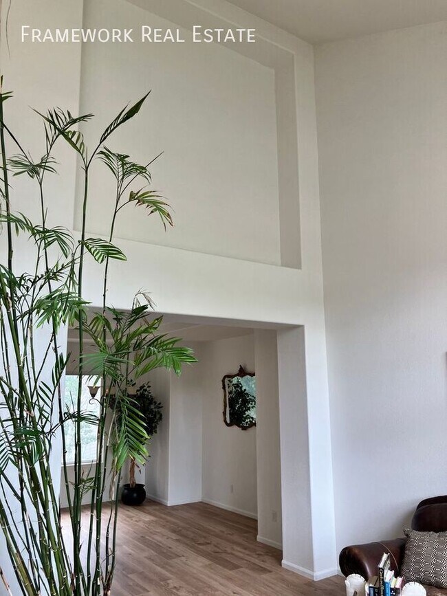 Building Photo - 13371 Pearl Cir