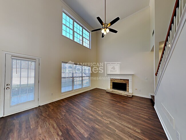 Building Photo - 3204 Chippewa Run NW