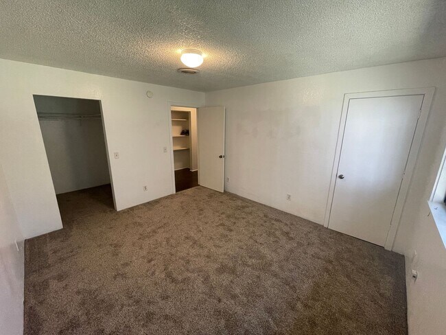 Building Photo - Live Amongst the Pines in Magalia