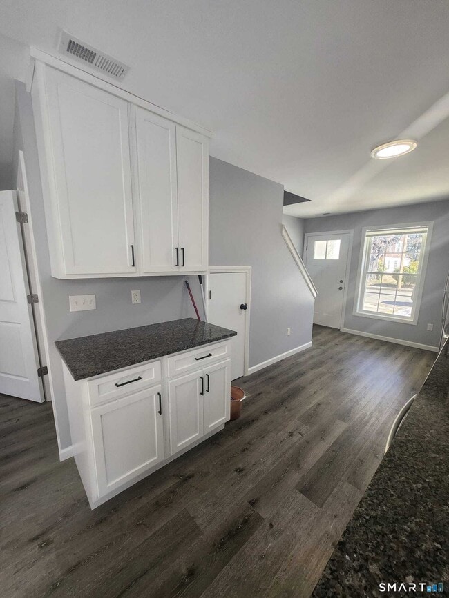 Building Photo - 51 Conlon St