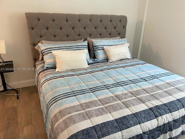 Building Photo - 3901 S Ocean Dr